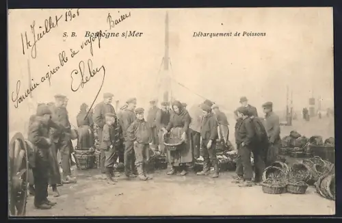 AK Boulogne-sur-Mer, Débarquement de Poissons