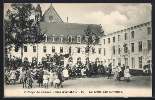 AK Arras, Collège de Jeunes Filles, La Cour des Glycines