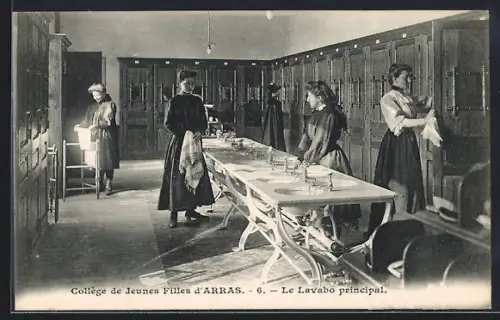 AK Arras, Collège de Jeunes Filles, Le Lavabo principal