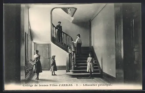 AK Arras, Collège de Jeunes Filles, L`Escalier principal