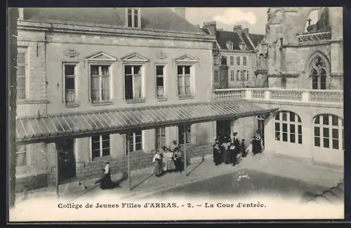 AK Arras, Collège de Jeunes Filles, La Cour d`entrée