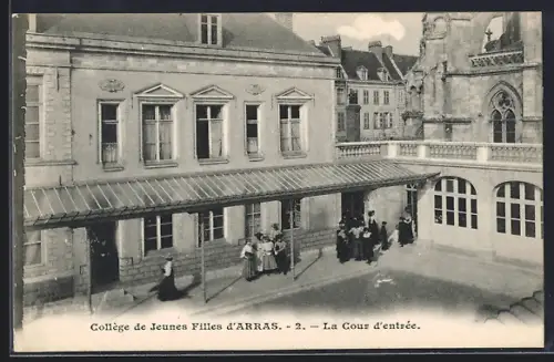 AK Arras, Collège de Jeunes Filles, La cour d`entrée