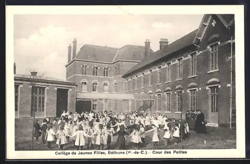 AK Béthune, Collège de Jeunes Filles, Cour des Petites