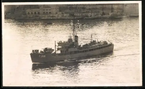 Fotografie Kriegsschiff T391 Hellisay
