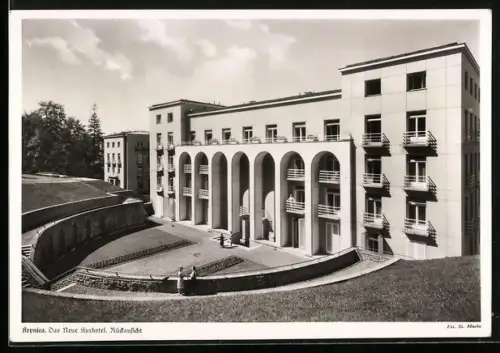 AK Krynica, Neues Kurhotel, Rückansicht mit Anlage aus der Vogelschau