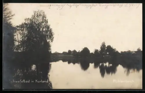 AK Schwefelbad in Kurland, Blick auf den Mühlenteich