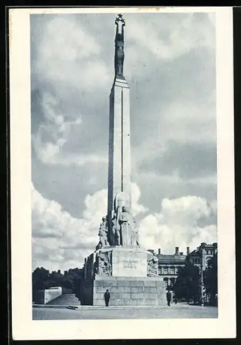 AK Riga, Freiheitsdenkmal im Sonnenschein