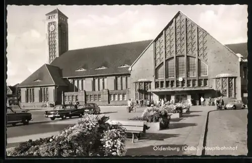 AK Oldenburg /Oldb., Frontalansicht des Bahnhofs