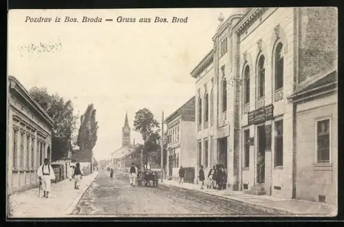 AK Bos. Brod, Strassenpartie mit Passanten