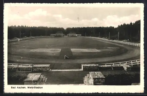 AK Aachen, Das Wald-Stadion mit Laufbahn und Rasenplatz