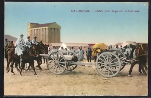 AK Salonique, Defile d`un regiment d`Artillerie