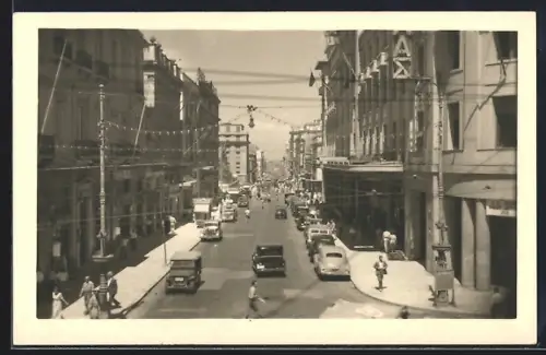 AK Athen, Strassenpartie aus der Vogelschau, Wimpelgirlanden