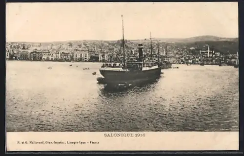 AK Salonique, Ortspanorama mit Dampfer vom Wasser aus, 1916