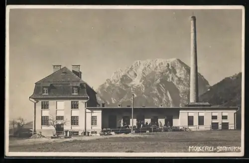 AK Stainach, Molkerei mit Gebirge