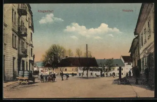 AK Klagenfurt, Viehplatz mit Passanten