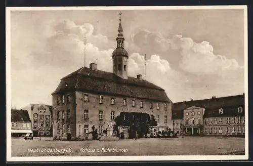 AK Neubrandenburg i. M., Rathaus mit Reuterbrunnen