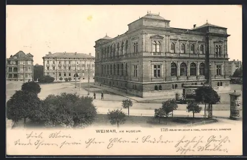 AK Weimar / Thüringen, Strassenpartie am Museum mit umliegenden Gebäuden