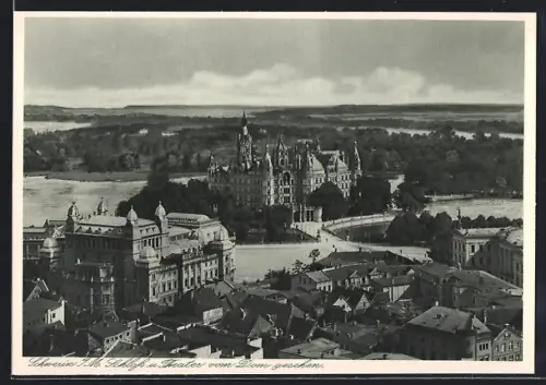 AK Schwerin i. M., Schloss und Theater vom Dom aus gesehen
