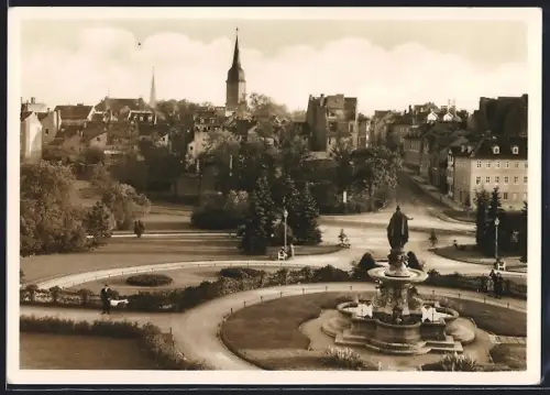 AK Weimar / Thüringen, Ortspartie mit Denkmal und Kirchturm