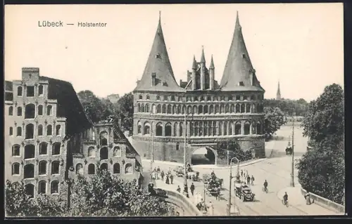AK Lübeck, Gesamtansicht vom Holstentor