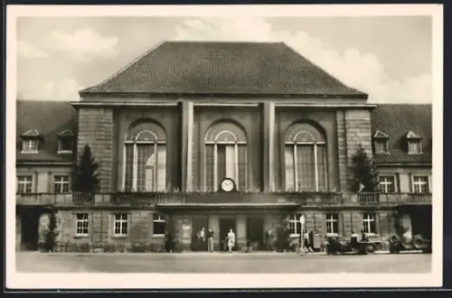 AK Weimar / Thüringen, Eingangsportal zum Bahnhof