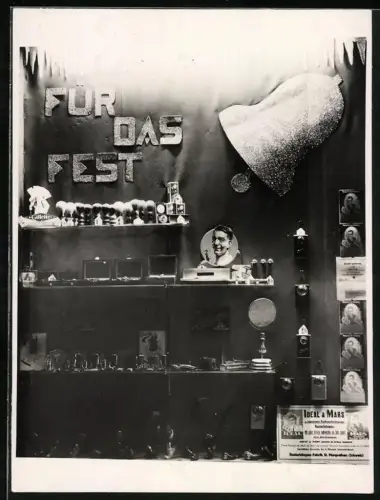 Fotografie Schaufensterauslage der Firma Ideal & Mars, Rasier Bedarf