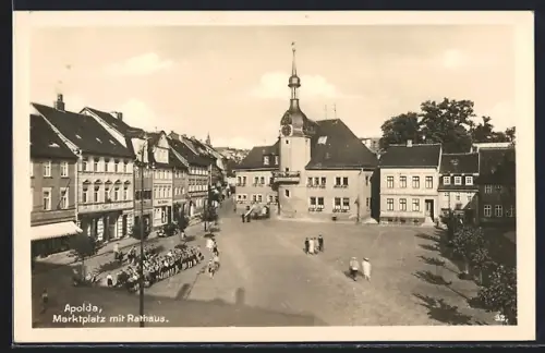 AK Apolda, Marktplatz mit Rathaus