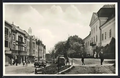 AK Ungvár / Uzhorod, Zatkovicovo námesti, Strassenpartie im Zentrum