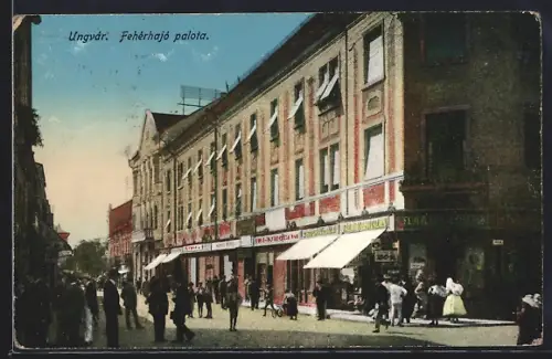 AK Ungvár, Fehérhajó palota