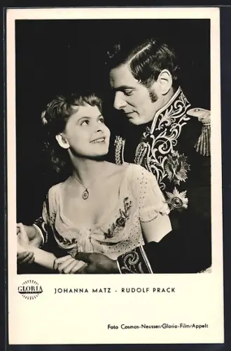 AK Schauspieler Johanna Matz und Rudolf Prack schauen sich verliebt in die Augen