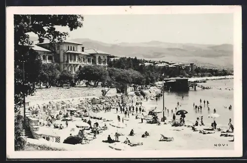 AK Novi, Badegäste am Strand