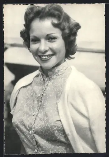 AK Schauspielerin Francoise Arnoul herzlich lachend