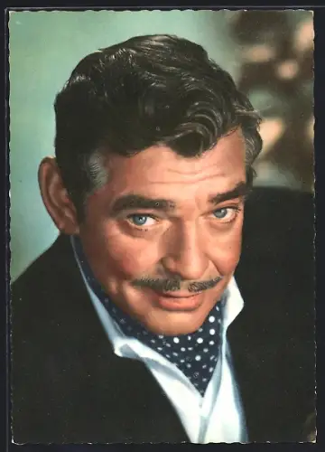 AK Schauspieler Clark Gable mit Halstuch