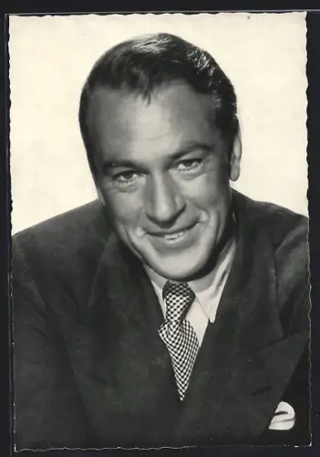 AK Schauspieler Gary Cooper mit Anzug und Krawatte