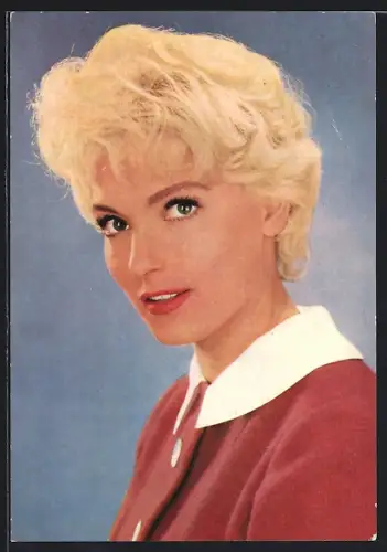 AK Musikerin Ann Smyrner mit freundlichem Lächeln