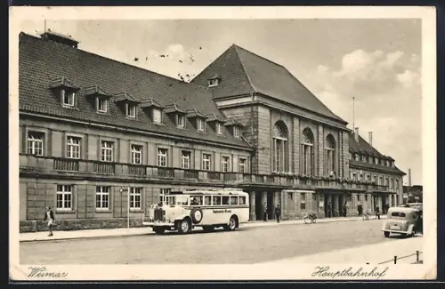 AK Weimar / Thüringen, Bus des Stadtverkehrs Weimar vor dem Hauptbahnhof