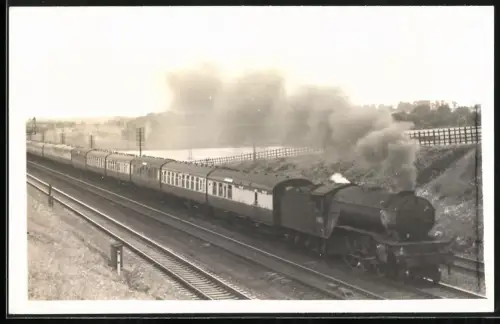 Fotografie deutsche Eisenbahn, Lokomotive Nr. 60853 mit Personenwagons