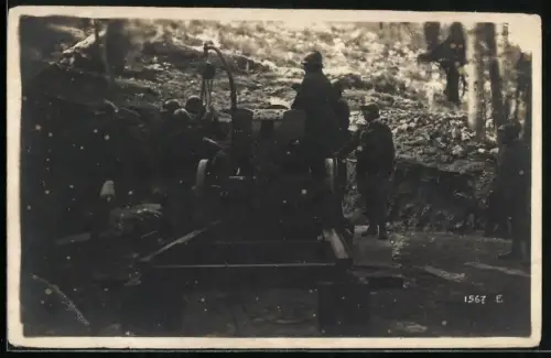 Fotografie italienische Soldaten bedienen einen Kanone