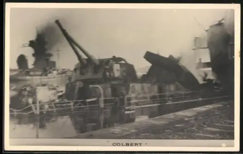 Fotografie zerstörters französisches Kriegsschiff Colbert
