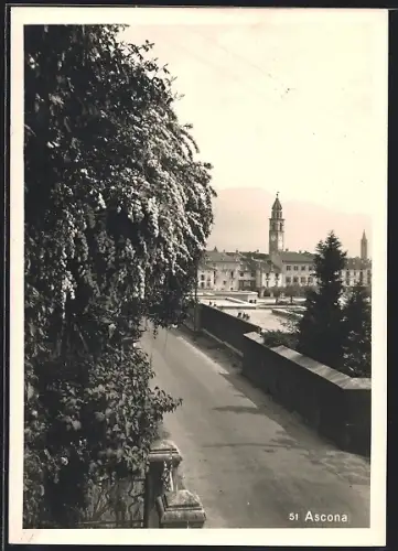 AK Ascona, Strassenpartie mit Bäumen