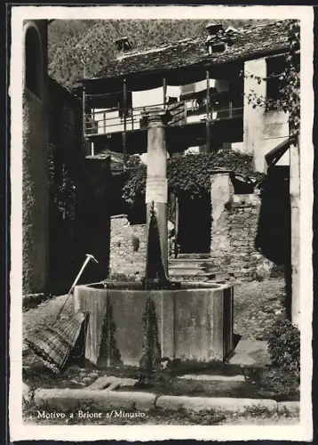 AK Brione sur Minusio, Brunnen im Dorf