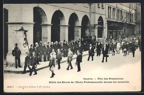 AK Genève, Fête des Promotions, Défilé des Elèves de l`Ecole Professionelle devant les autorités