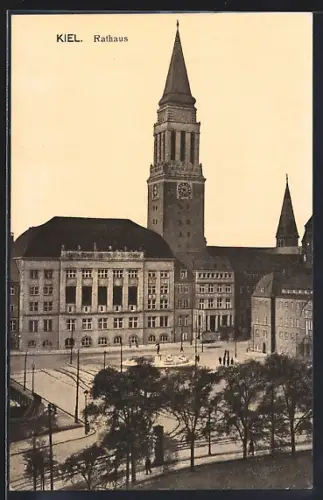 AK Kiel, Rathaus mit Denkmal
