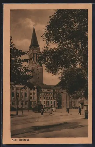 AK Kiel, Rathaus mit Strassenpartie