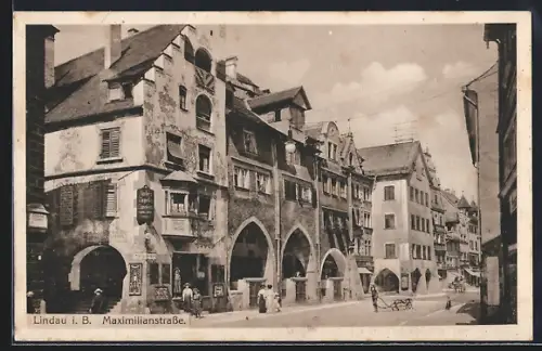 AK Lindau i. B., Maximilianstrasse mit Passanten