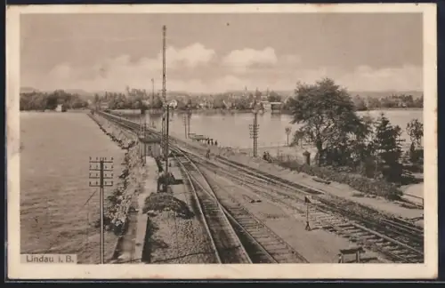 AK Lindau i. B., Bahnstrecke mit Blick auf die Schienen