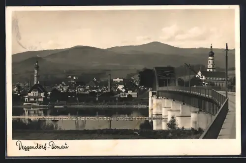 AK Deggendorf /Donau, Blick von der Brücke zum Ort