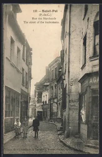 AK Saint-Pol /P.-de-C., Rue des Marchands, Strassenpartie