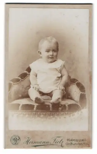 Fotografie Hermann Tietz, Hamburg, Gr. Burstah 12/14, Porträt eines Kleinkinds