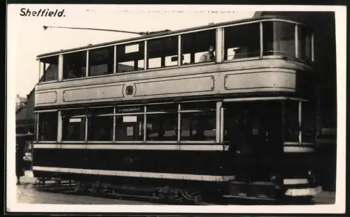 Fotografie englische Doppelstock Strassenbahn aus Sheffield